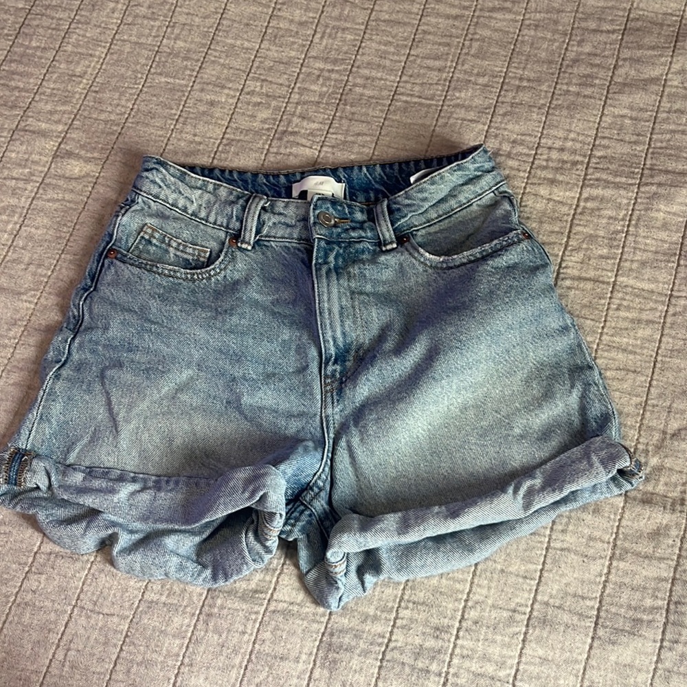 100% cotton H&M shorts